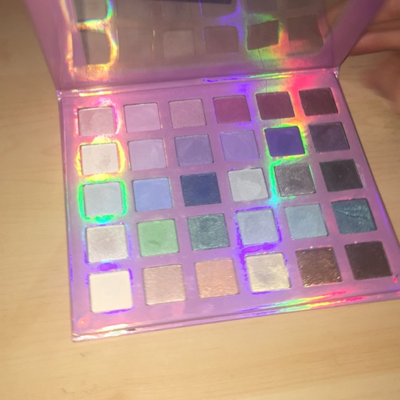 DRUGSTORE EYESHADOW PALETTES (only trading) - Picture 4 of 4